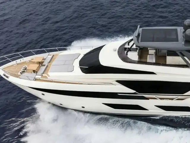 Ferretti Yachts 920