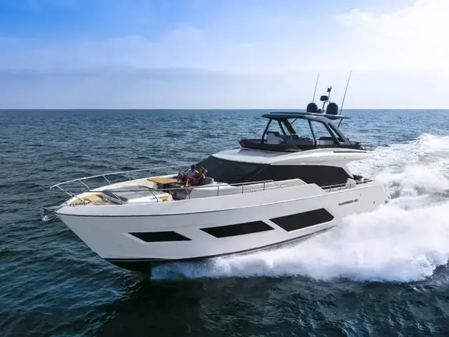 Ferretti Yachts 720