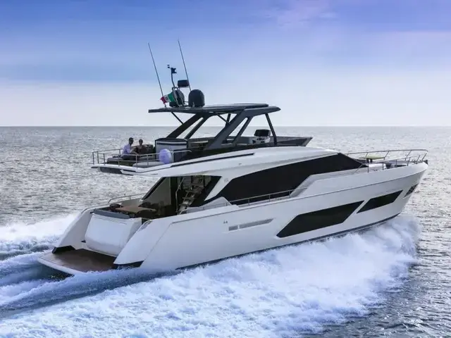 Ferretti Yachts 720