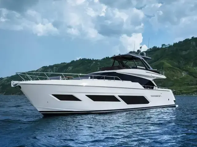 Ferretti Yachts 720