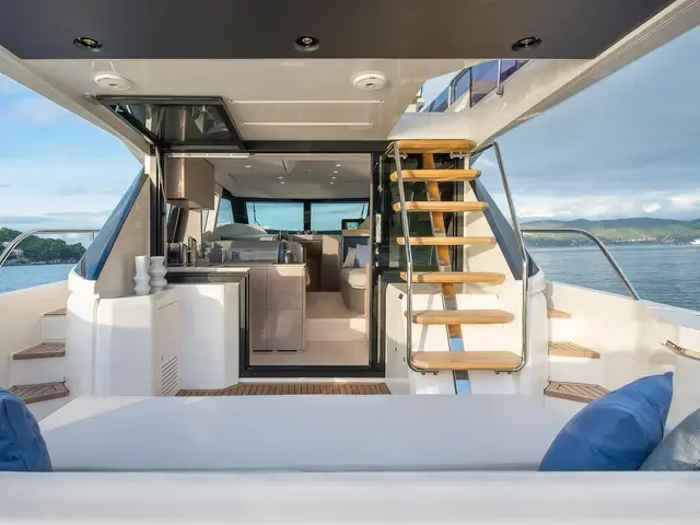 Ferretti Yachts 500