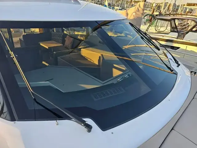 Ferretti Yachts 500