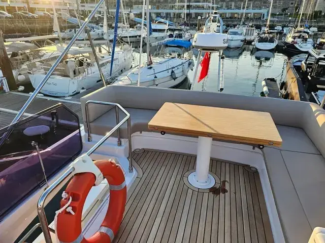 Ferretti Yachts 500