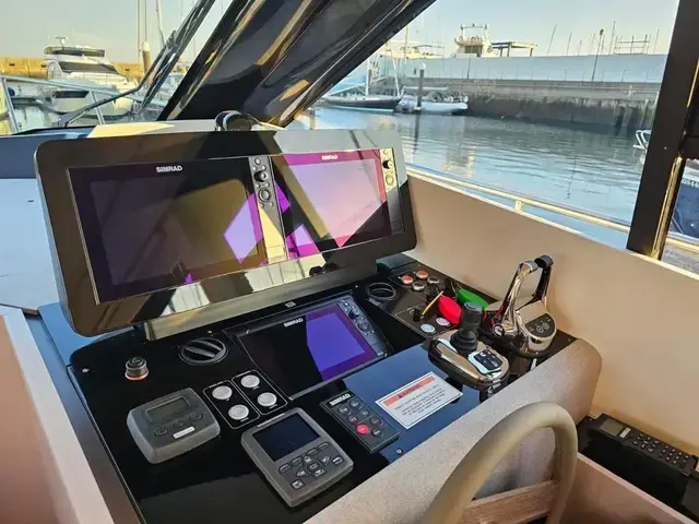 Ferretti Yachts 500