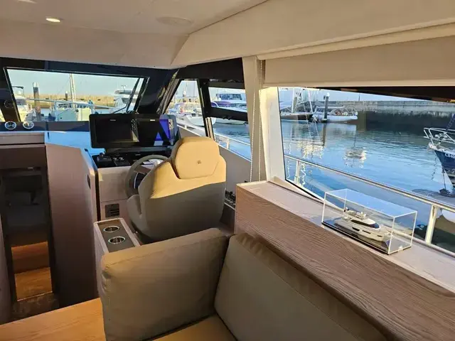 Ferretti Yachts 500