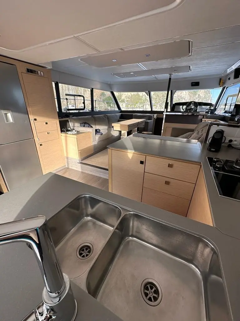 2018 Fountaine Pajot my6