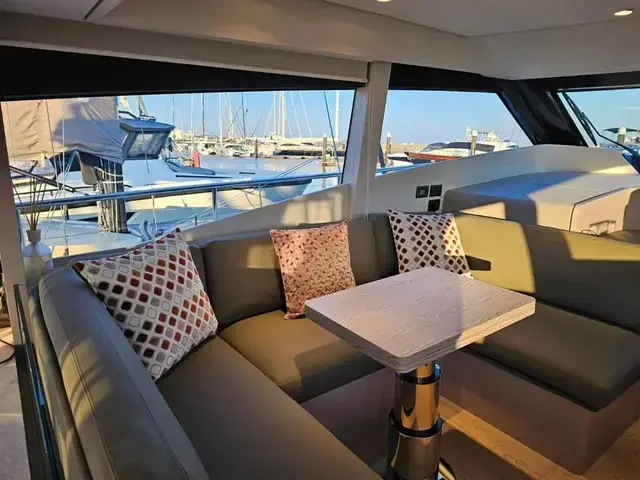 Ferretti Yachts 500