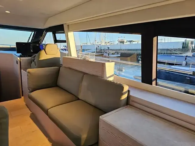 Ferretti Yachts 500