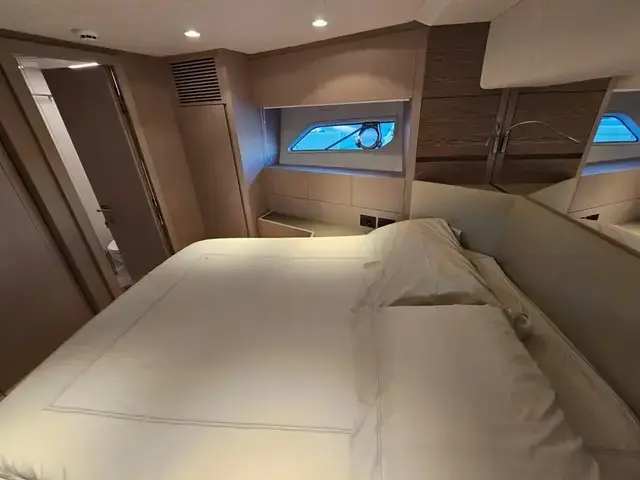 Ferretti Yachts 500