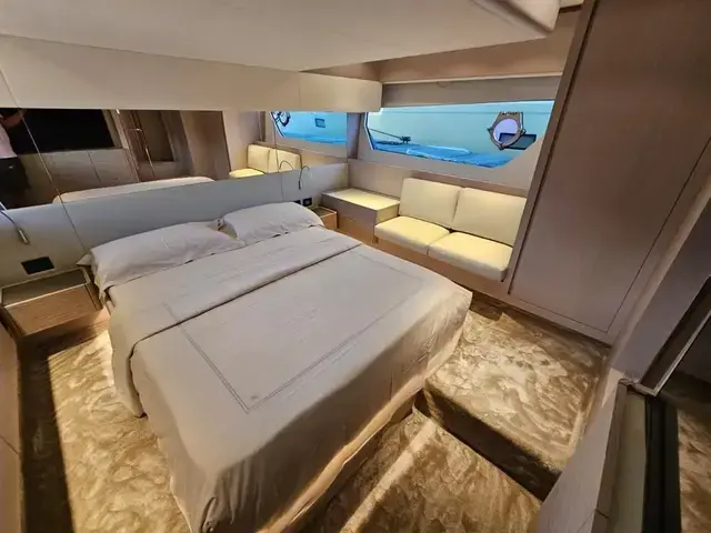 Ferretti Yachts 500