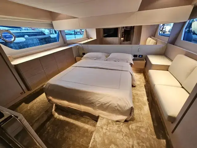 Ferretti Yachts 500