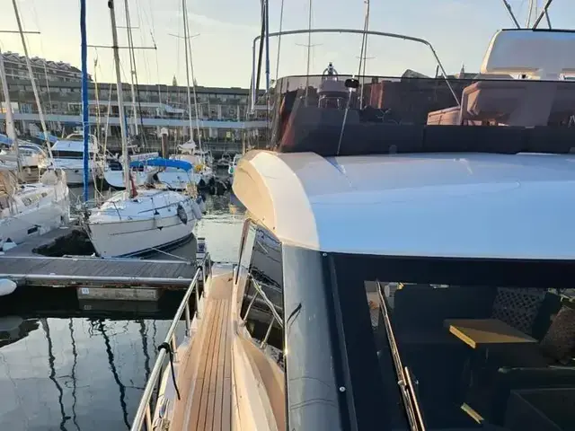 Ferretti Yachts 500