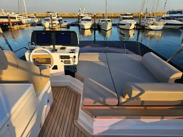 Ferretti Yachts 500