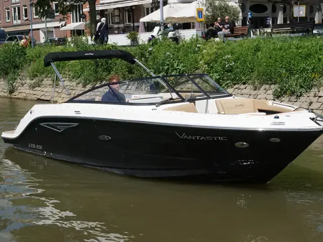 Sea Ray SLX 250