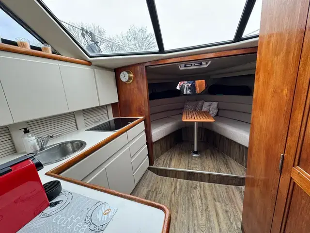 Carver 28 Flybridge