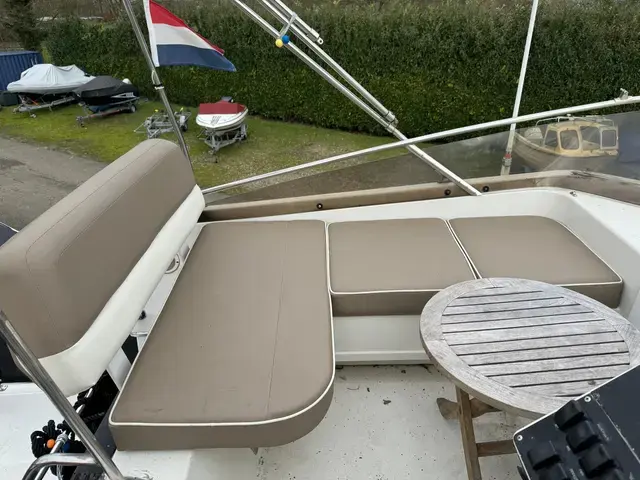 Carver 28 Flybridge