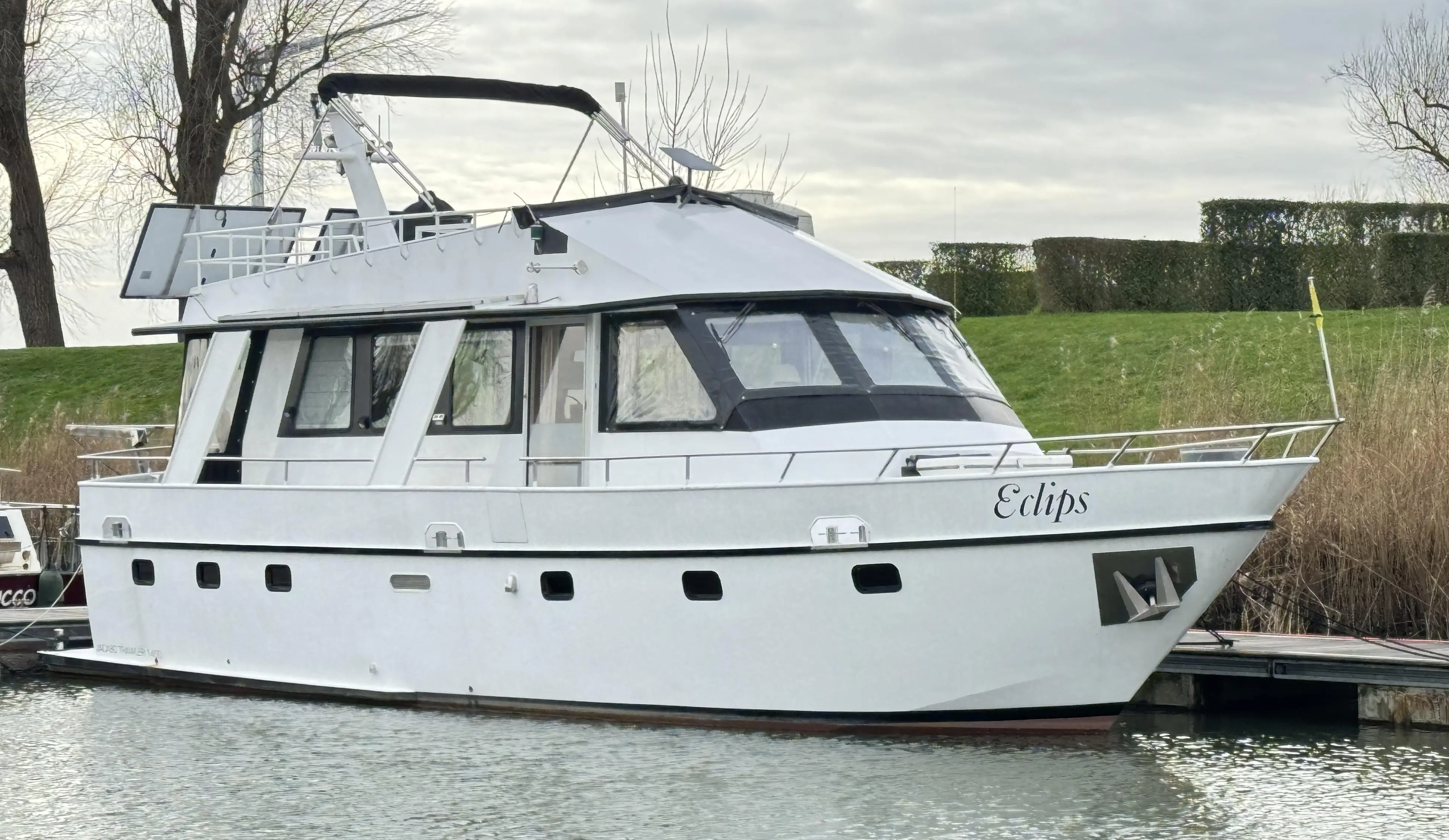 1990 Bimini trawler 14.50