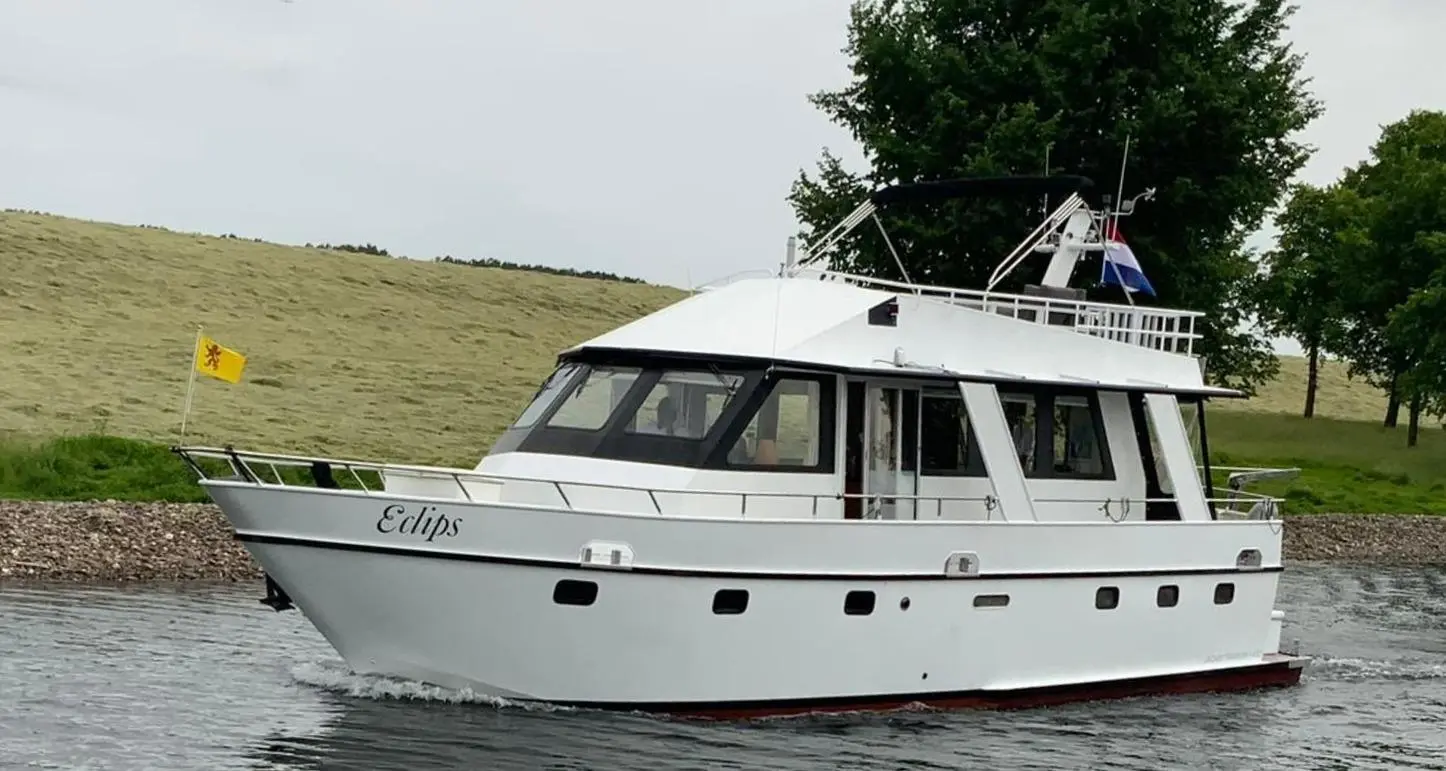 1990 Bimini trawler 14.50