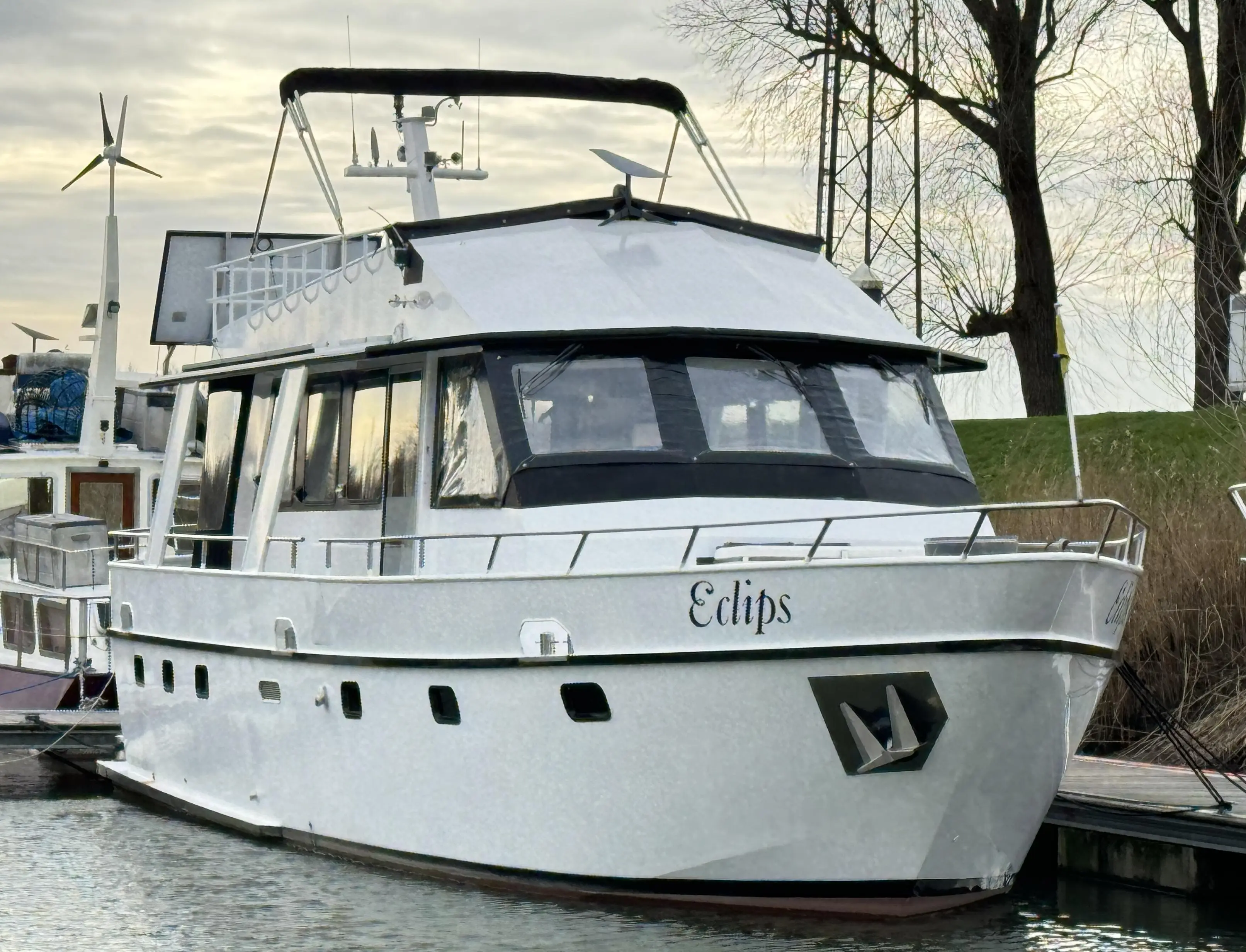 1990 Bimini trawler 14.50