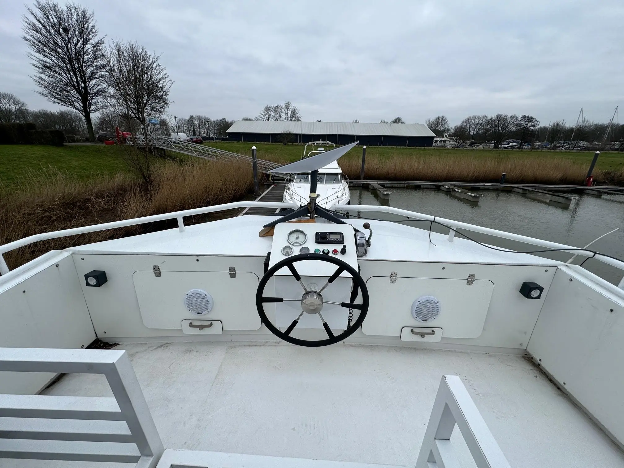 1990 Bimini trawler 14.50