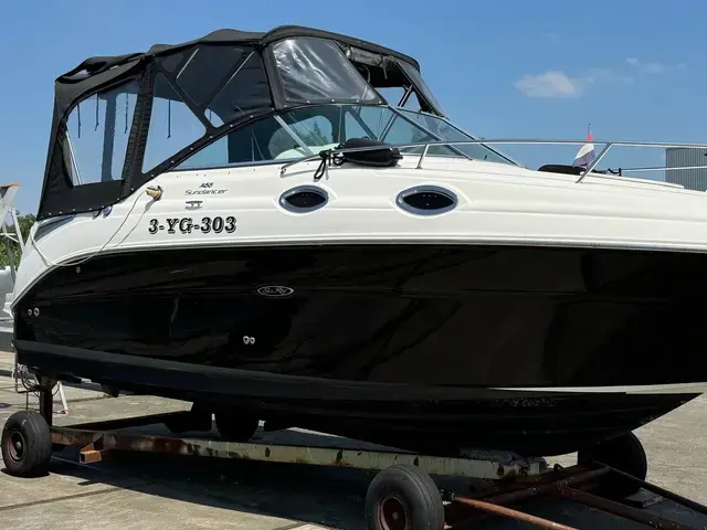 Sea Ray Sundancer 255