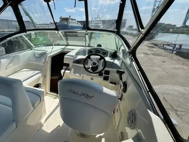 Sea Ray Sundancer 255