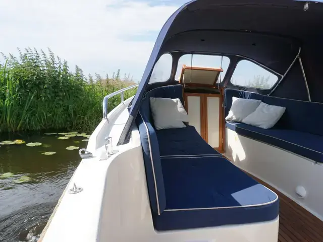 Interboat 25 Semi Cabin