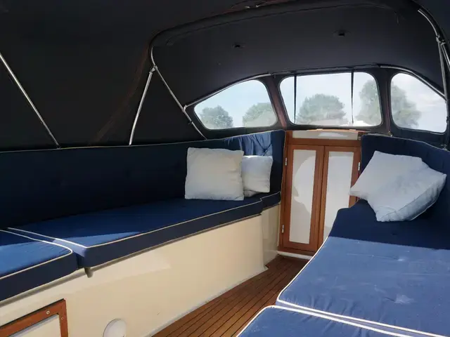 Interboat 25 Semi Cabin