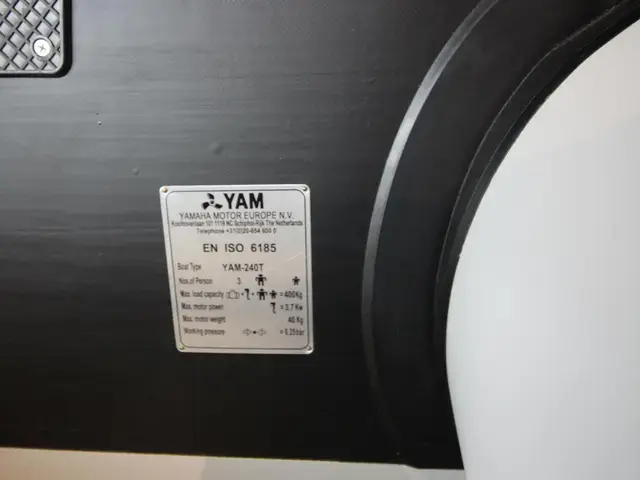 Yamaha Yam 240T