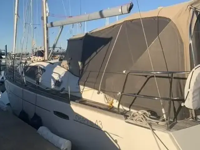 Beneteau Oceanis 43