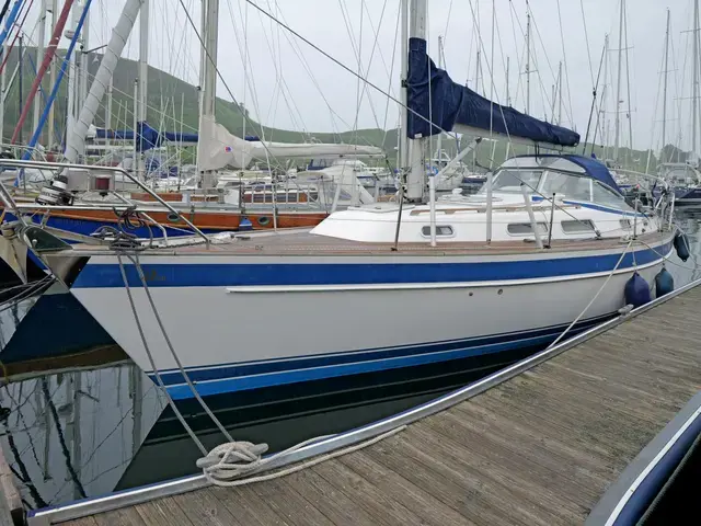 Hallberg-Rassy 34