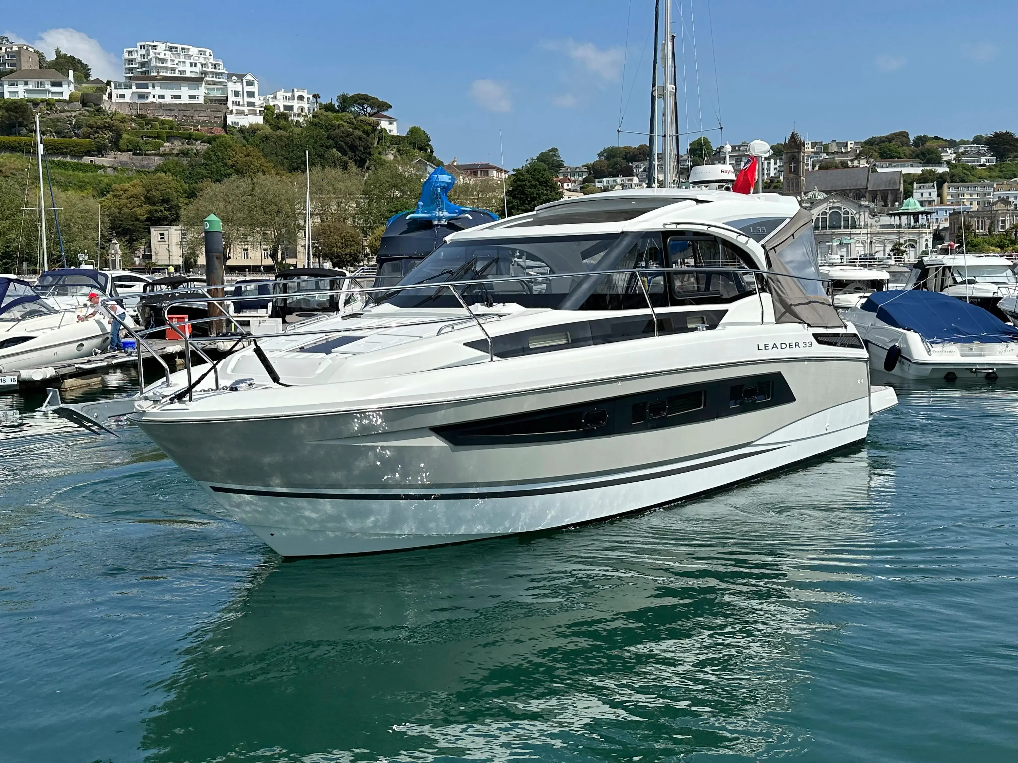 2018 Jeanneau leader 33