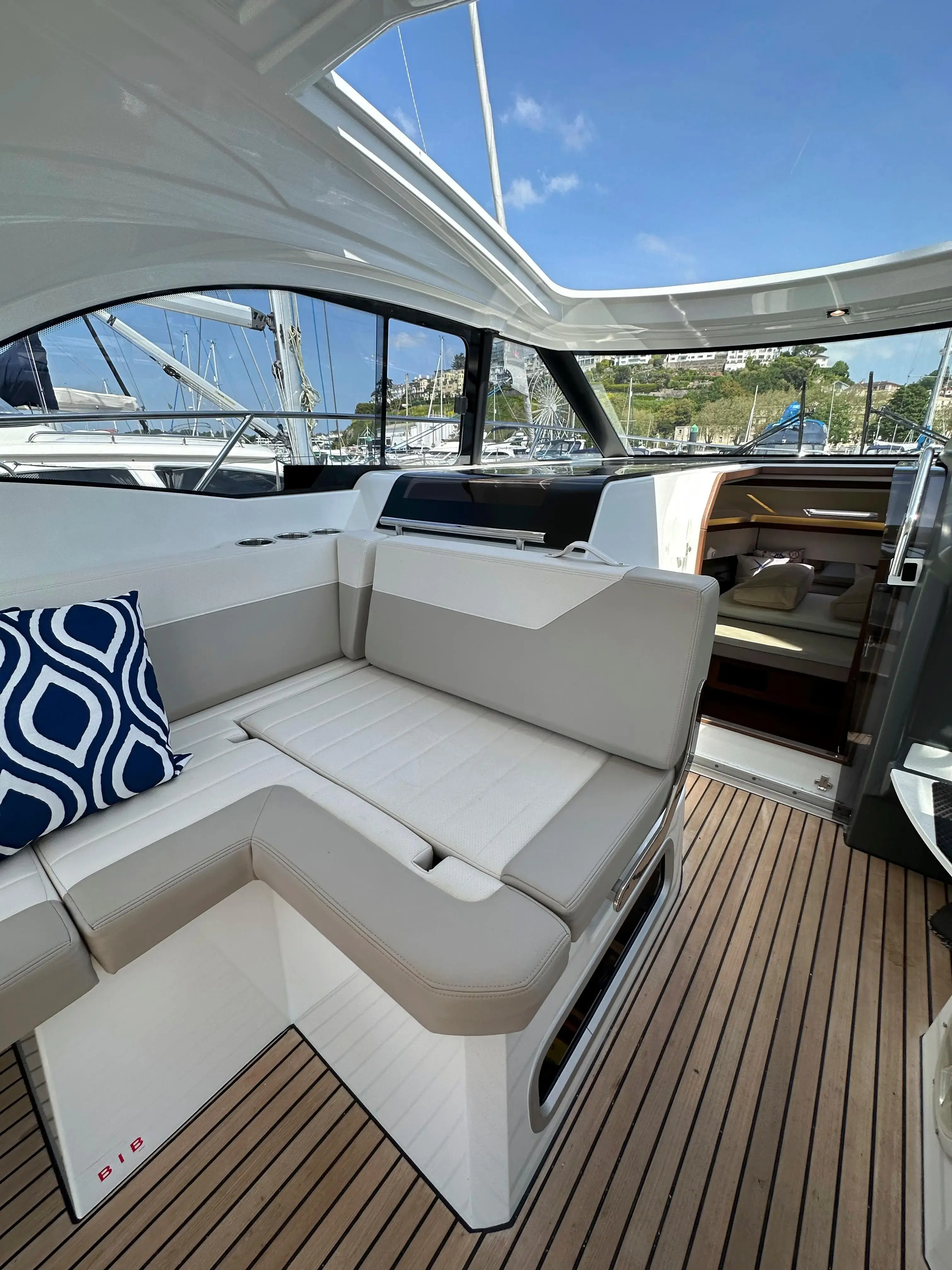 2018 Jeanneau leader 33