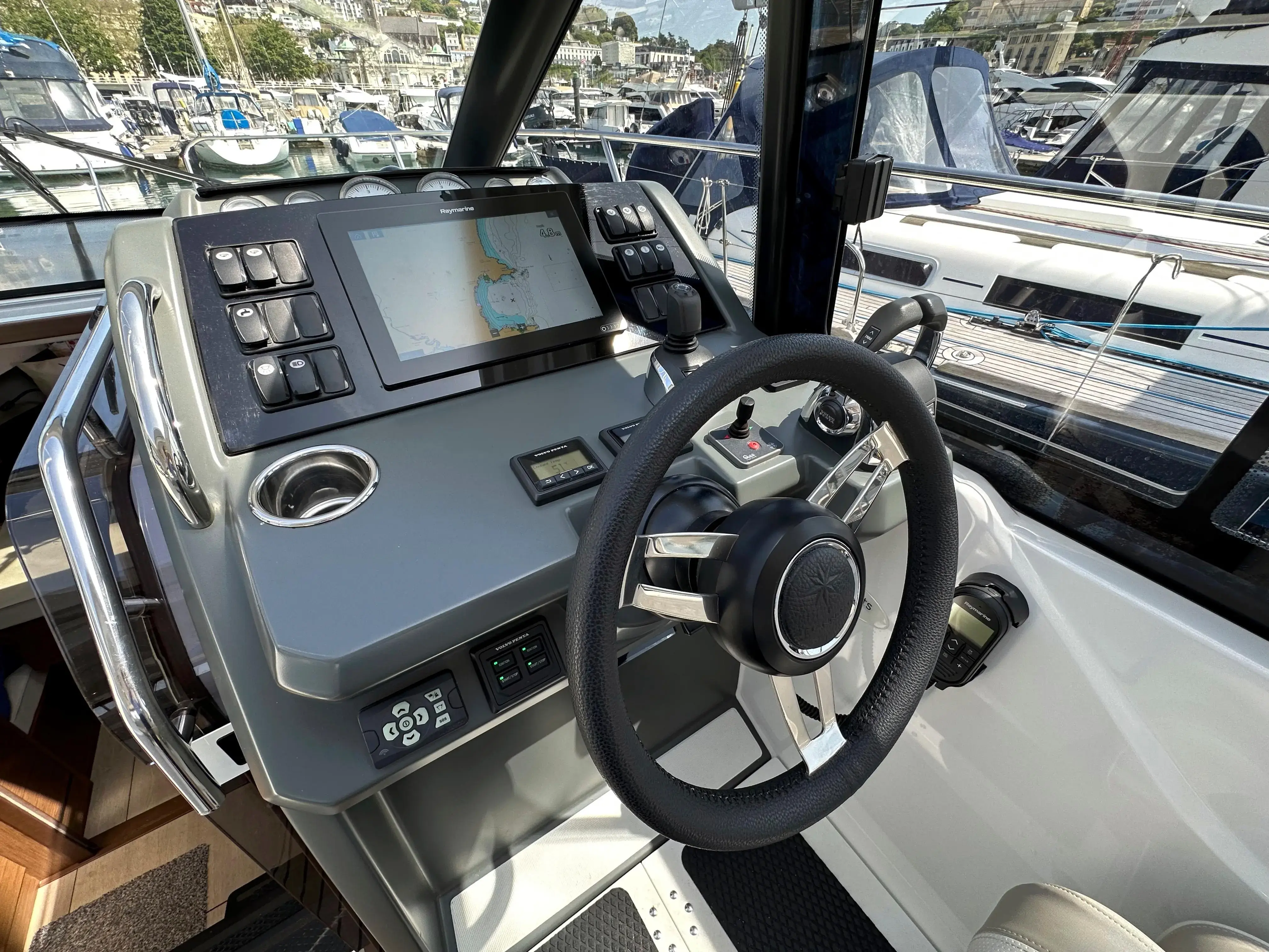 2018 Jeanneau leader 33