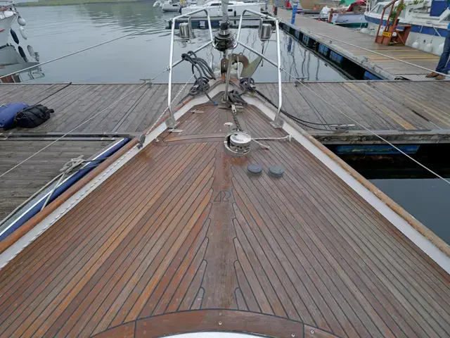 Hallberg-Rassy 34