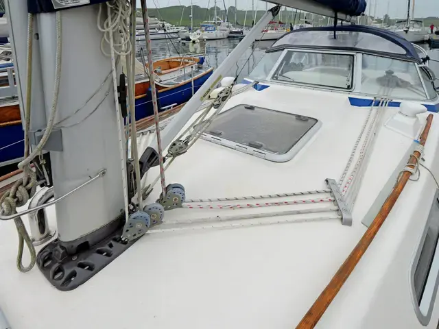 Hallberg-Rassy 34