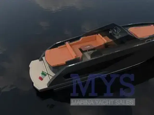 Macan boats 32 LOUNGE FB T-Top