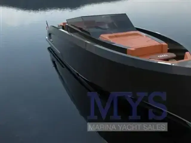 Macan boats 32 LOUNGE FB T-Top