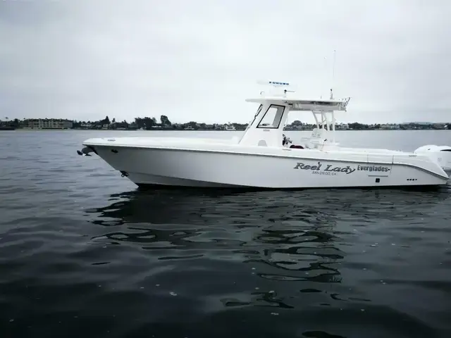 Everglades Boats 325 CC for sale in United States of America for $229,000