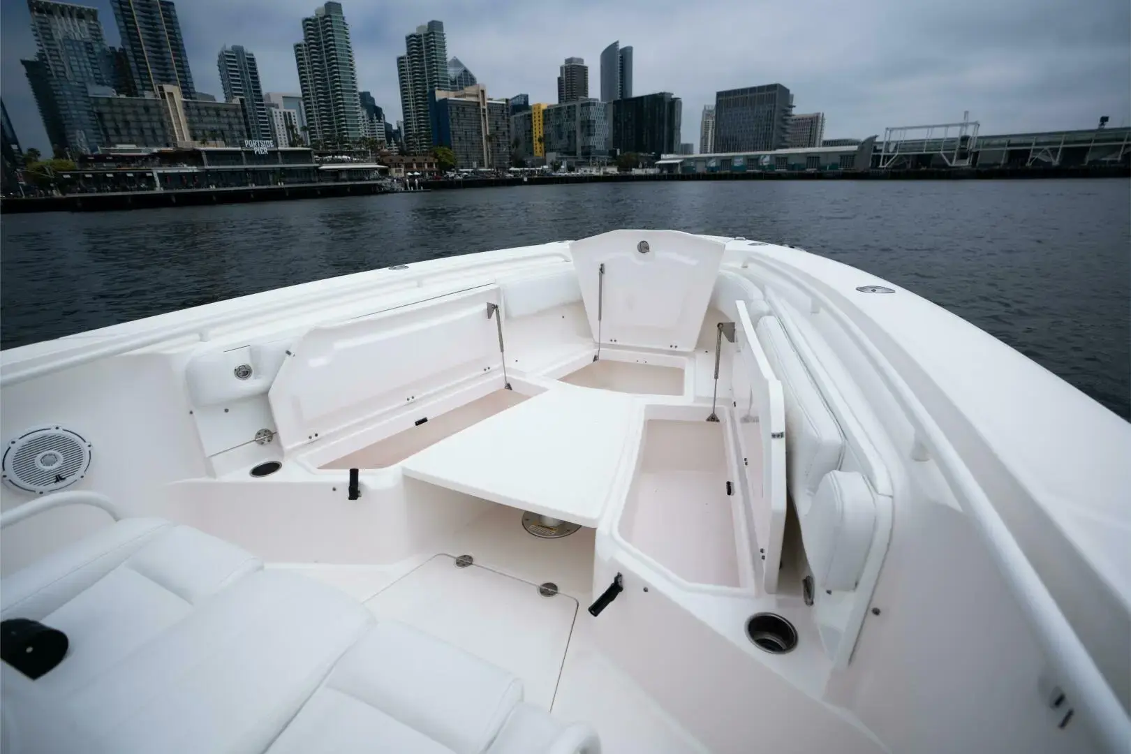 2015 Everglades Boats 325 cc