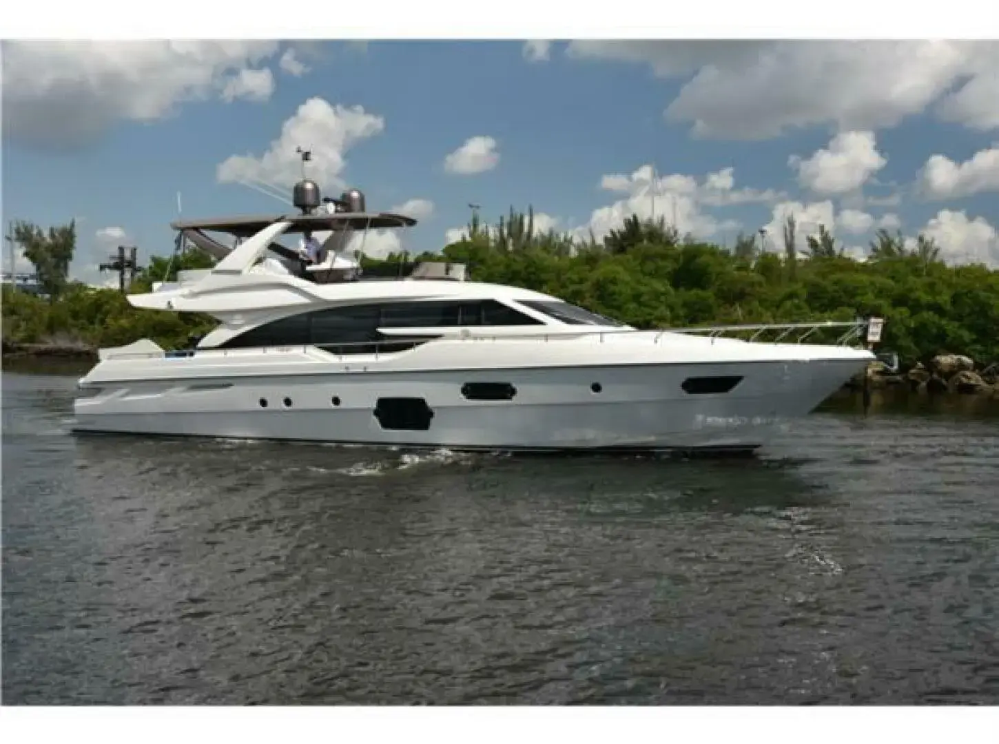 2015 Ferretti 69