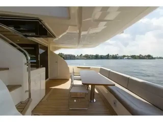 Ferretti Yachts 69