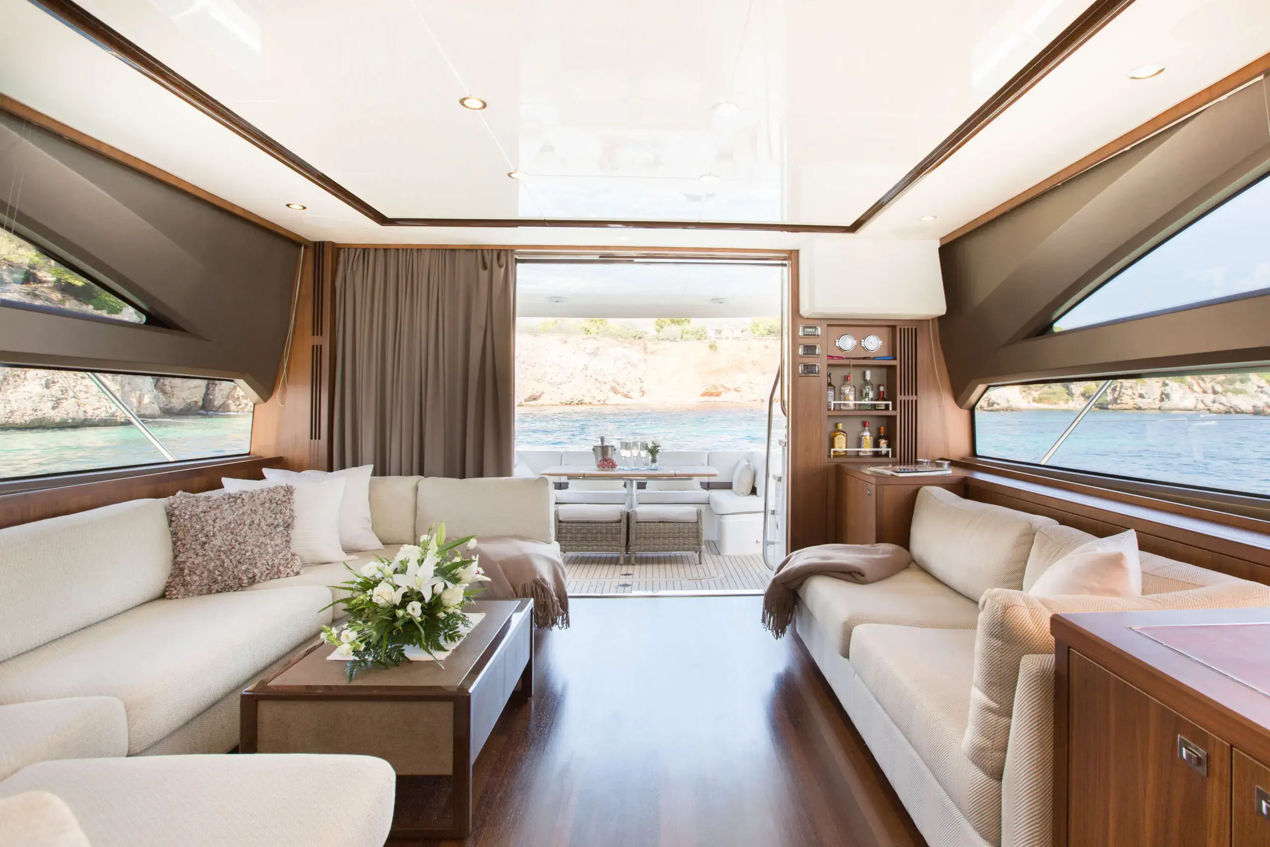 2015 Princess 64