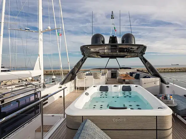 Ferretti Yachts 920