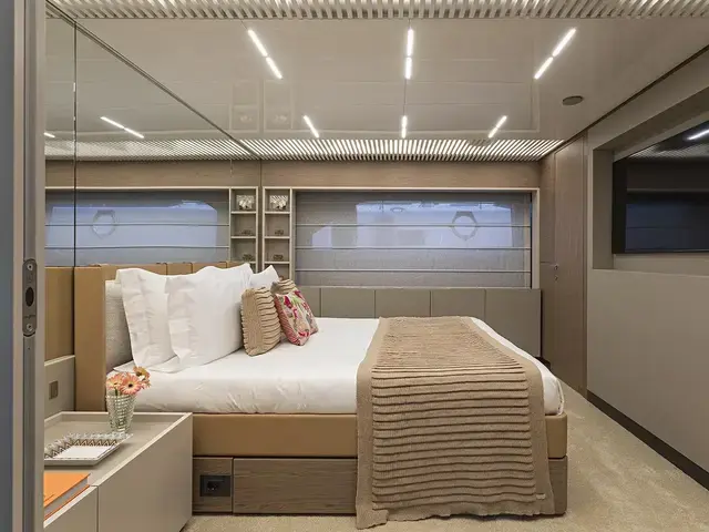 Ferretti Yachts 920