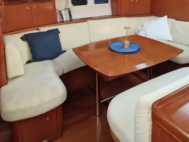 Beneteau Oceanis Clipper 523