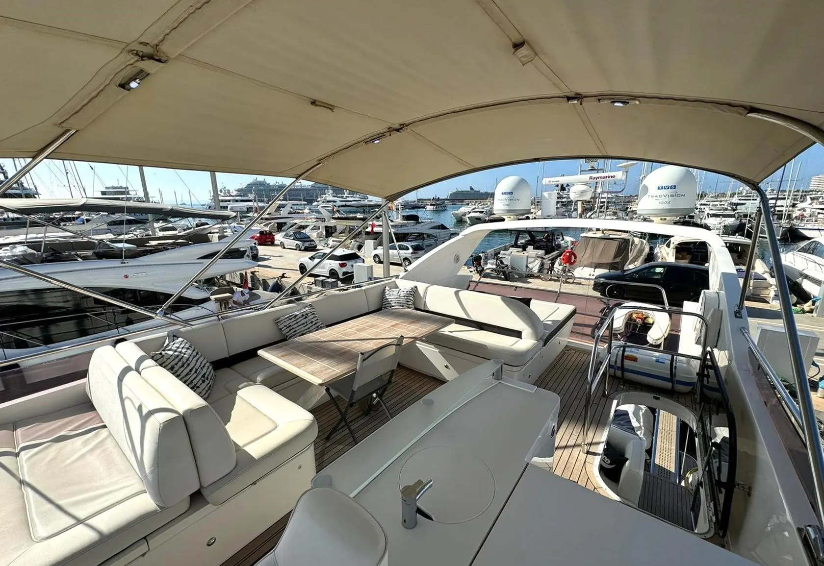 2015 Princess 64