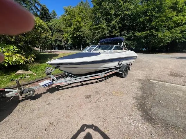 2004 Doral 170 bowrider