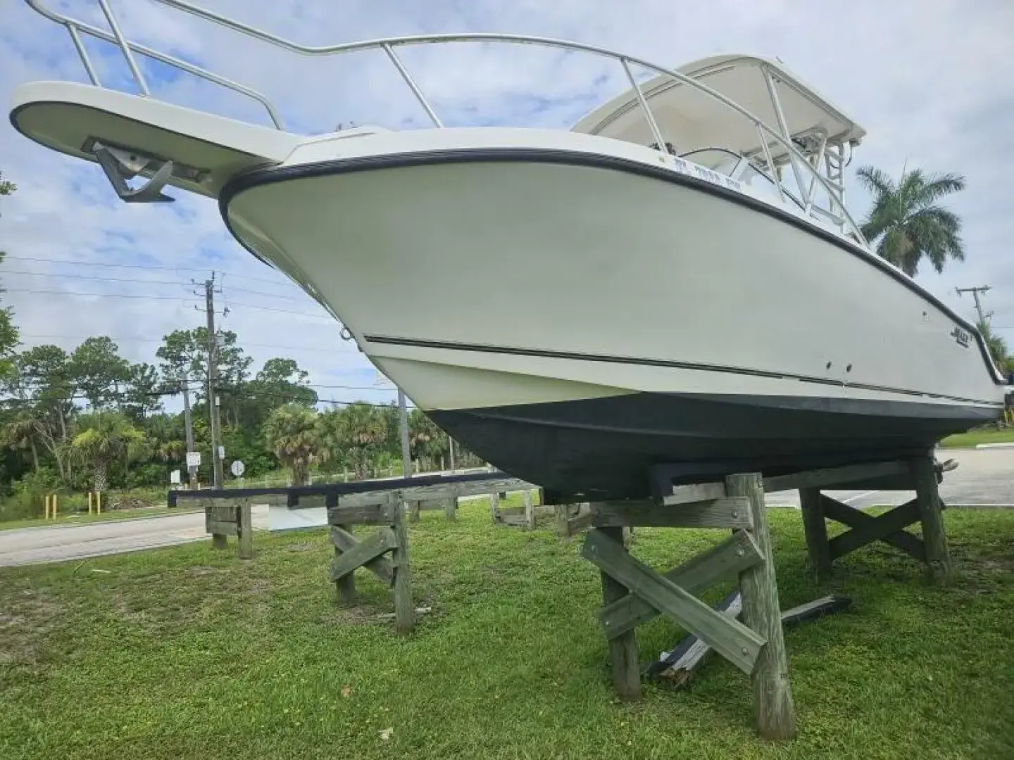 2006 Mako 253