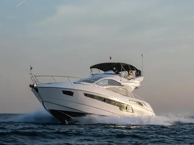 Sunseeker 68 Sport Yacht